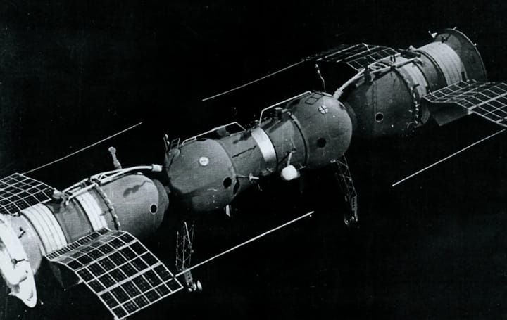 Soyuz 4 e Soyuz 5