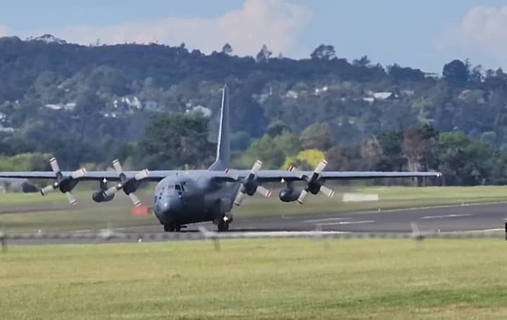 STOL (Short Takeoff and Landing)